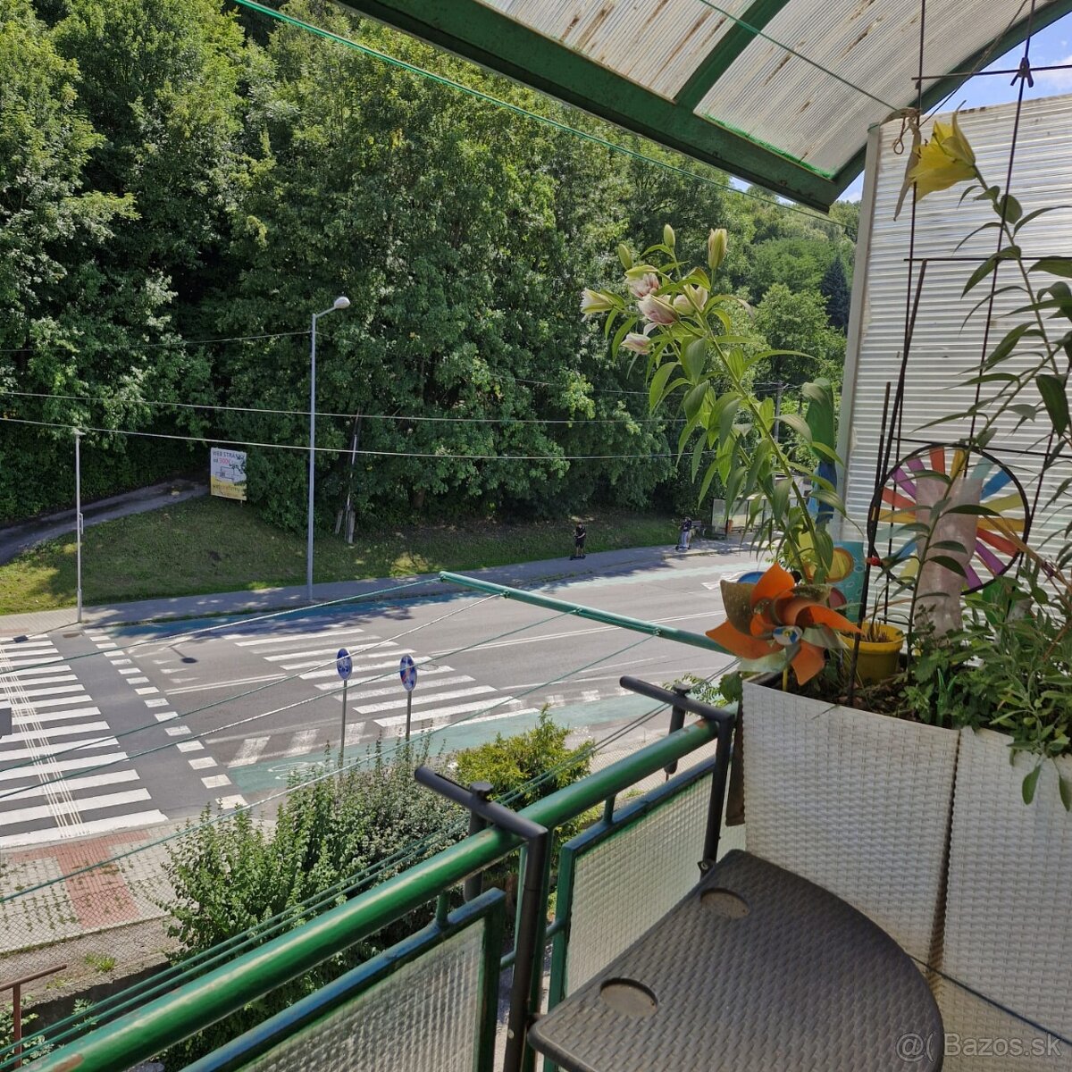 Predáme 3-izbový byt s balkónom, garážou a záhradkou v P.B. - 14