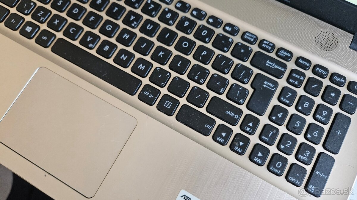 Starší notebook Asus 541 - funkčný, dobrá batéria - 14