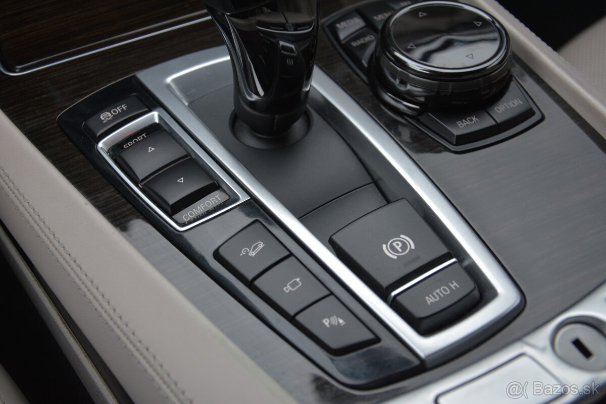 BMW rad 7 3.00 xDrive SR voz, B&O hudba, TOP výbava - 14