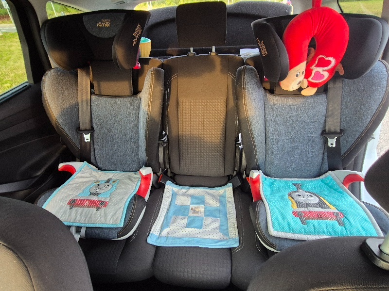 Ford C-MAX 1.0 EcoBoost - auto pre rodinu - 14