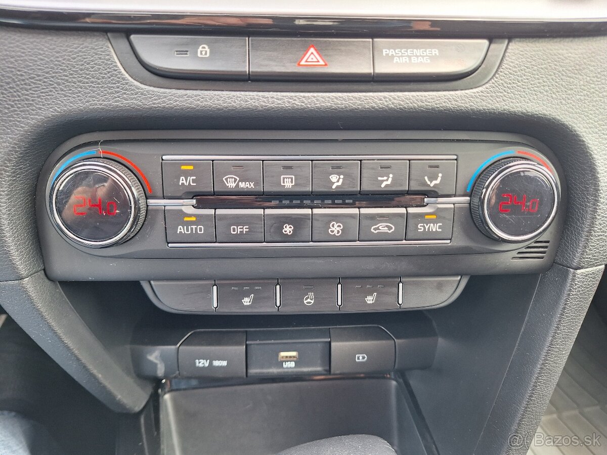 Kia Ceed SW 1.6 CRDi 136k Gold A/T r.v.2020, kúp. v SR - 14