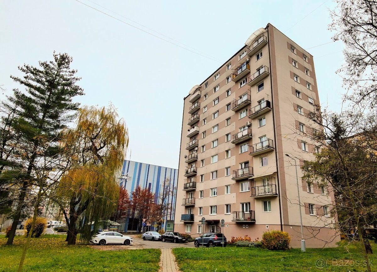 Štýlový 2-izb. byt s balkónom v absolútnom centre Lučenca - 14