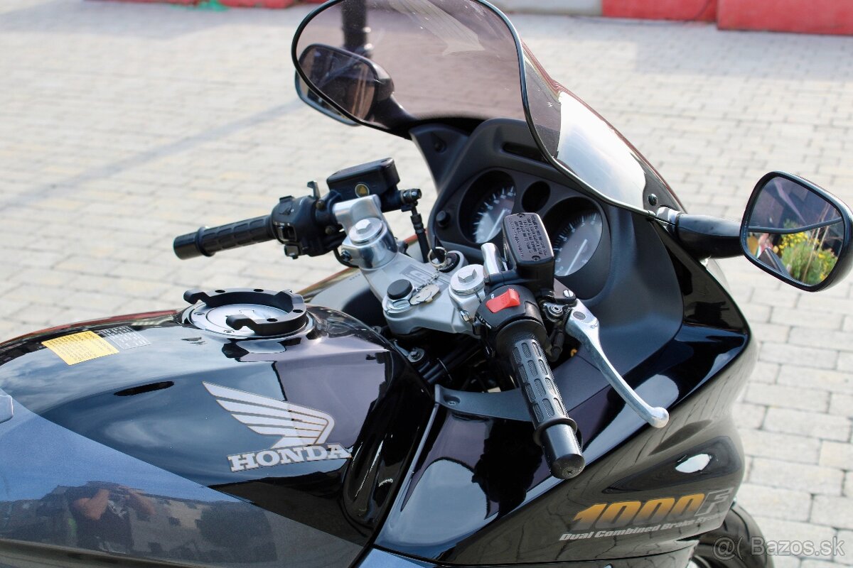 HONDA CBR 1000F - 14