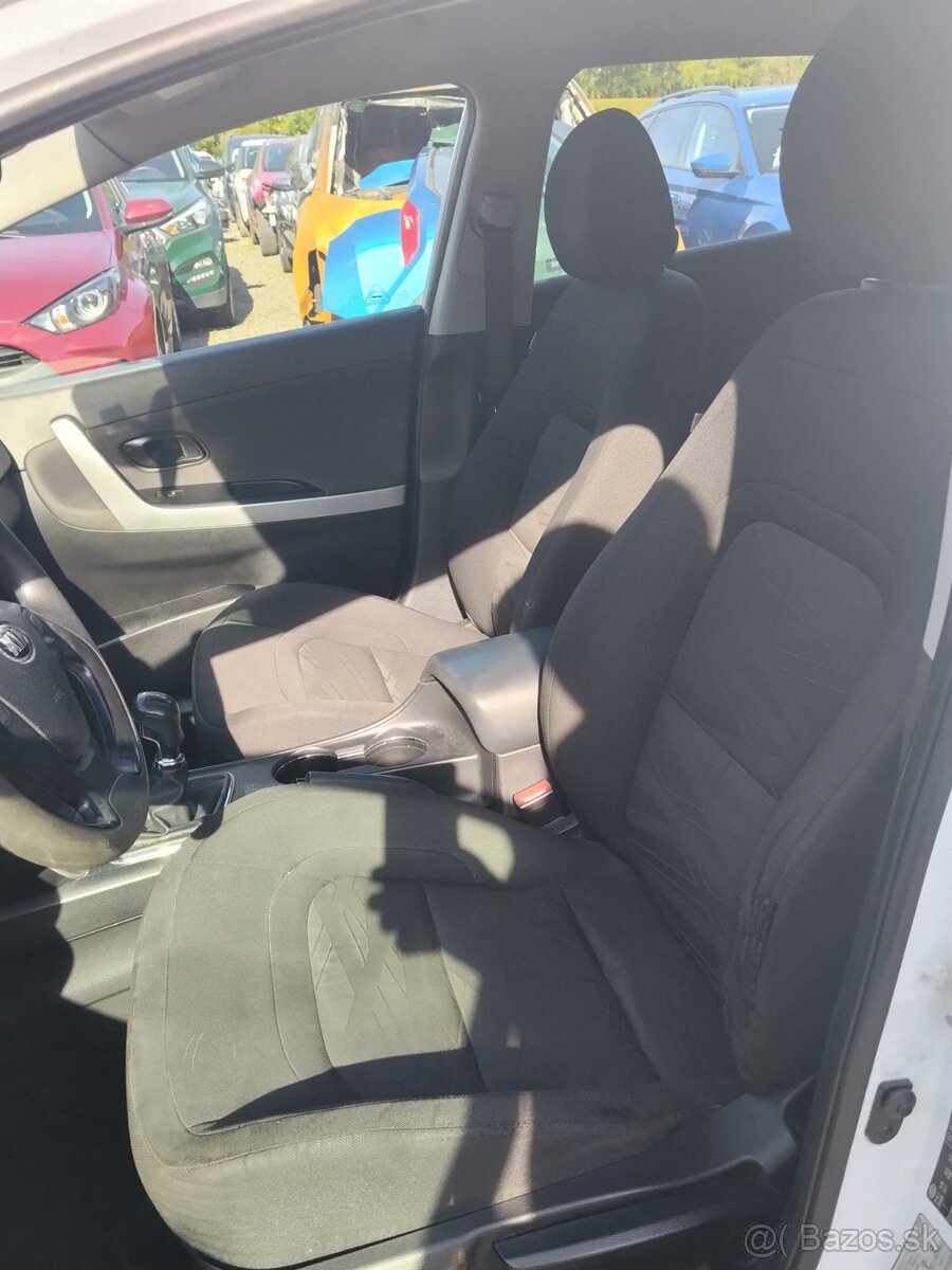 Kia Ceed 1.6, Benzín, 99Kw, rv.2016/09 (c.j.2827) - 14