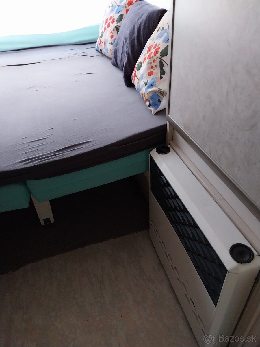 Predám karavan pre 4 osoby ( rýchlosť 100 KM/h )vTP - 14