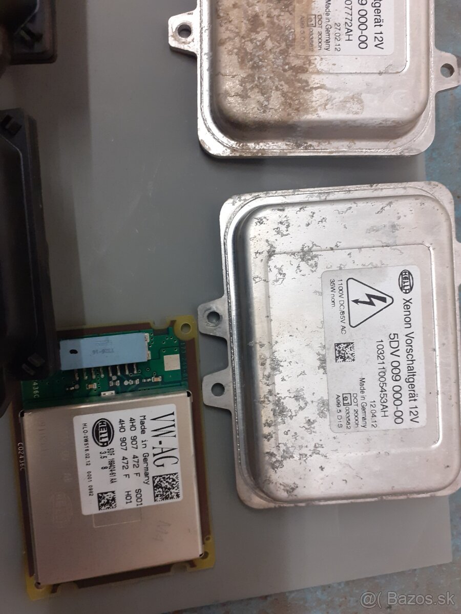 Riadiacia jednotka xenónu - 14