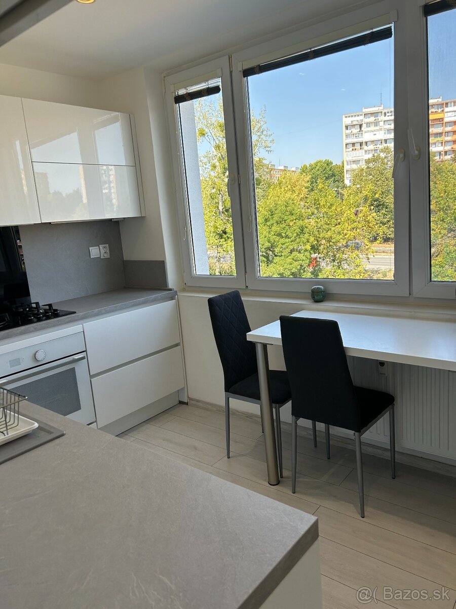 Prenájom 3-izbového zrekonštruovaného bytu na Furči - 14