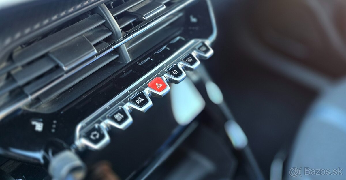 Peugeot 2008 1.2 96kw Allure AT 8 stupňová 70000km - 14