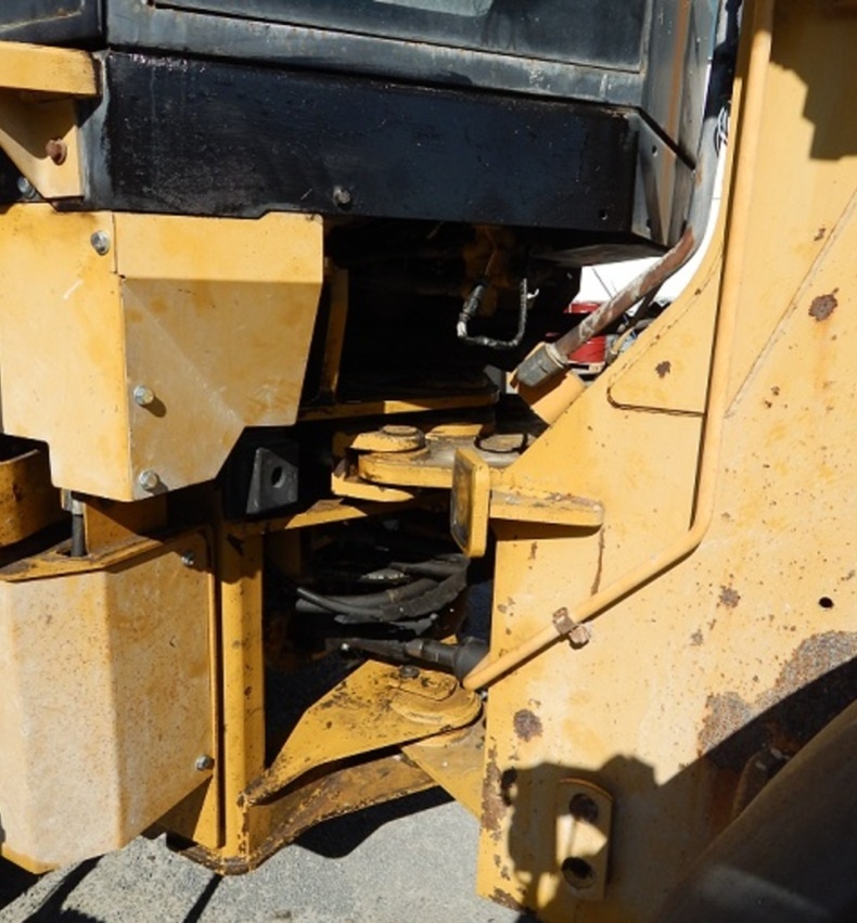 Kolový nakladač CAT 924G - 14