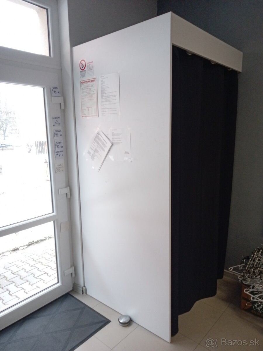 Nábytok do predajne s oblečením - 14