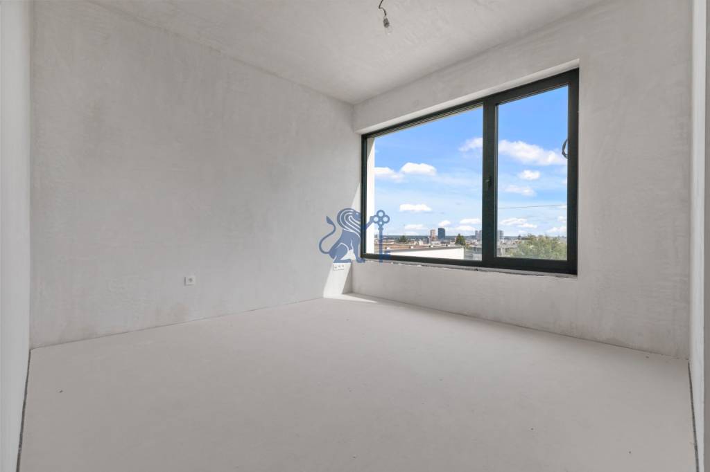 Nadštandardná 4- izbová terasová vila na Kolibe s krásnym vý - 14