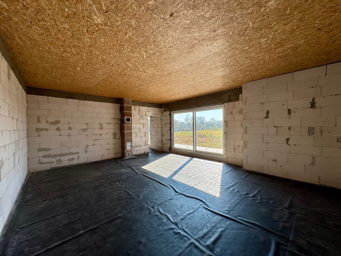 BENIAKOVCE - 4 IZBOVÝ PEKNÝ RD 107 M2 S TERASOU, HRUBÁ STAVB - 14