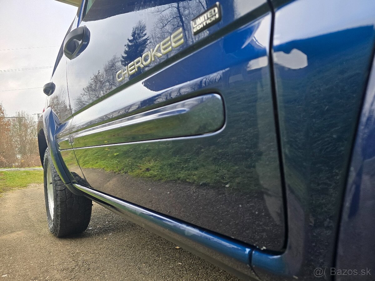 Jeep Cherokee 2,5CRD /105kw Manuál ťažné //BEZ KOROZIE // - 14