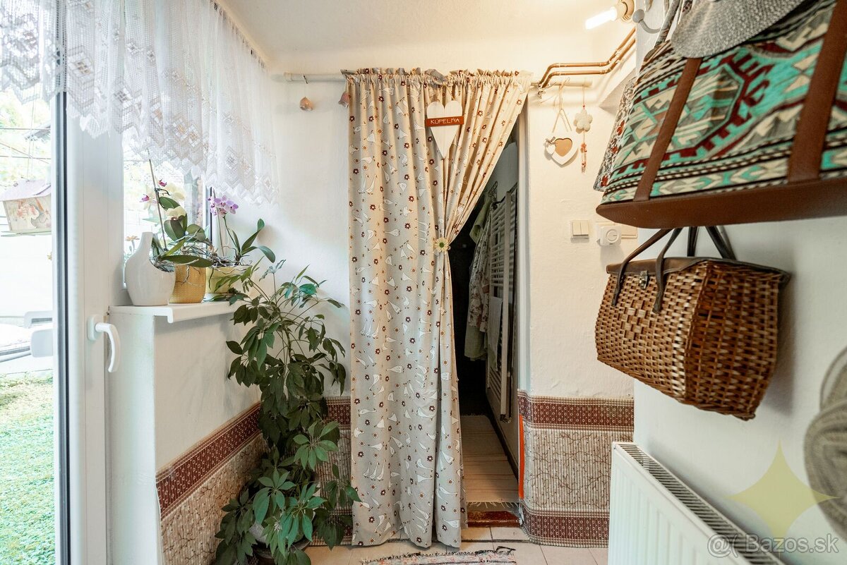 Pokoj vidieka, výhody mesta – Rodinný dom v Novej Bani na pr - 14