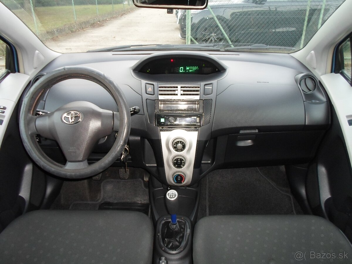Toyota Yaris 1.3 VVT-I Terra 64kW klima - 14