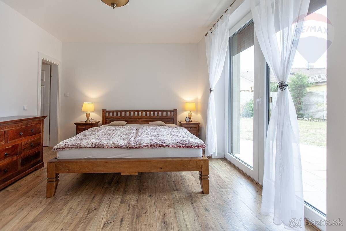 Na predaj 5-izbový rodinný dom v Sološnici - 14