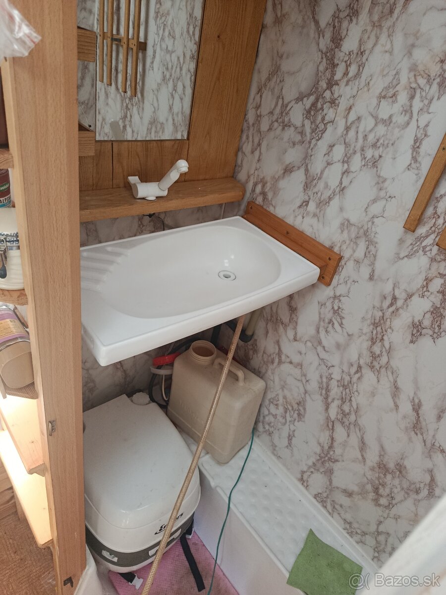 Predam obytny prives karavan - 14