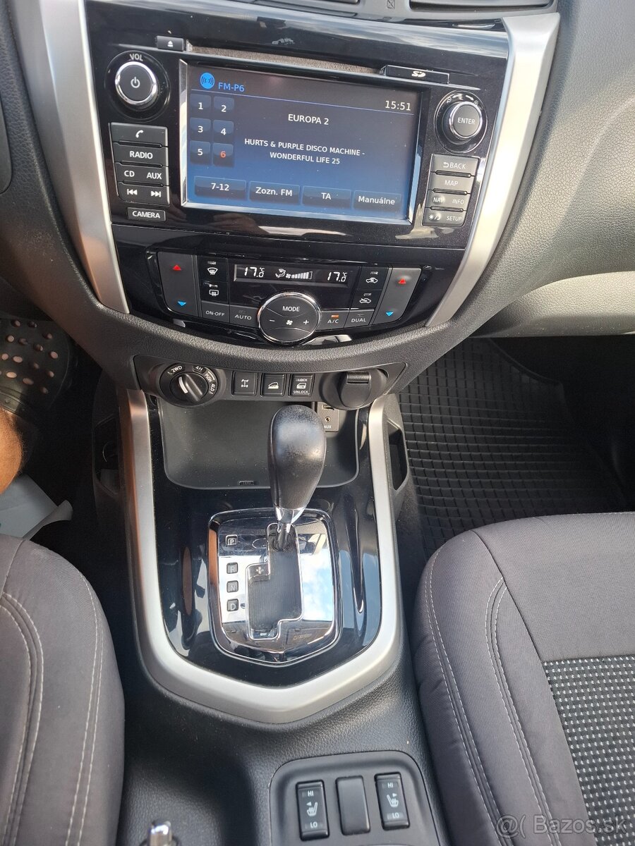 Nissan Navara NP300 Tekna Double Cab 2.3 dCi 190 7 A/T - - 14