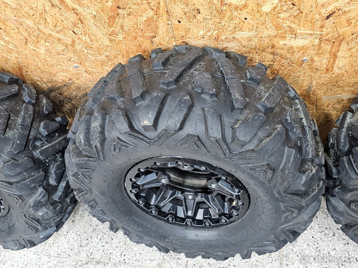 kolesá Can Am tvorkolka - 14