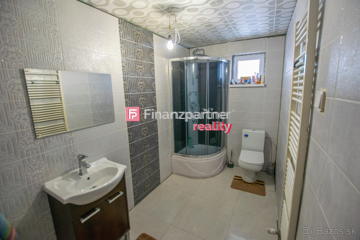 Exkluzívne na predaj rodinný dom s veľkou záhradou v obci Iň - 14