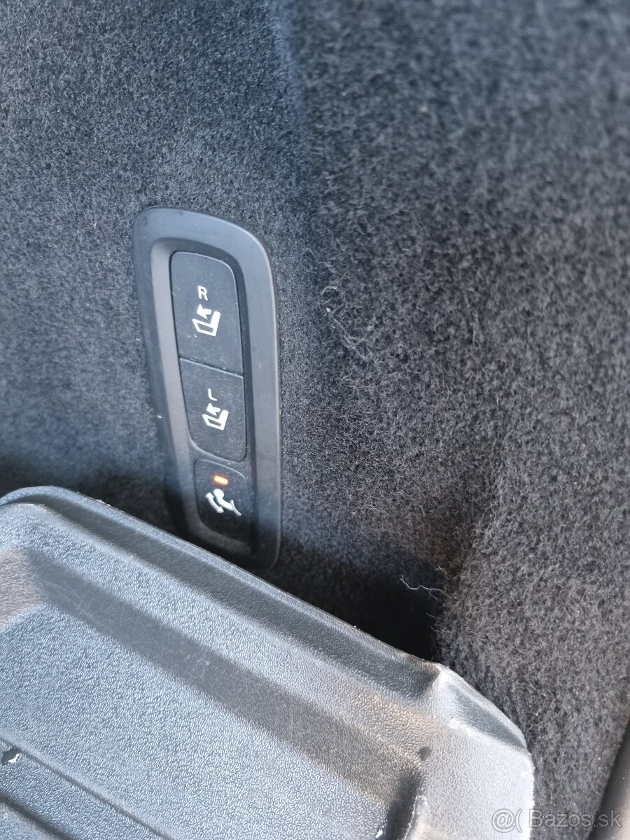 Volvo XC60 T5 R-Design AWD A/T ⭐benzín⭐ - 14