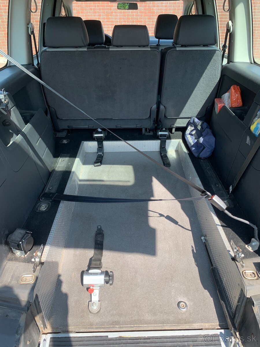 VW Caddy MAXI TDI - 14