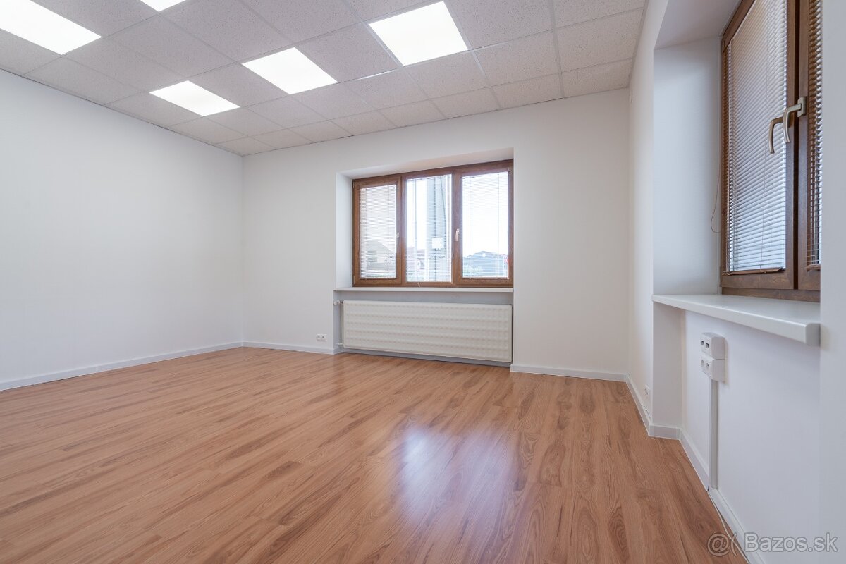 Prenájom kancelárskych priestorov v centre TN - 14