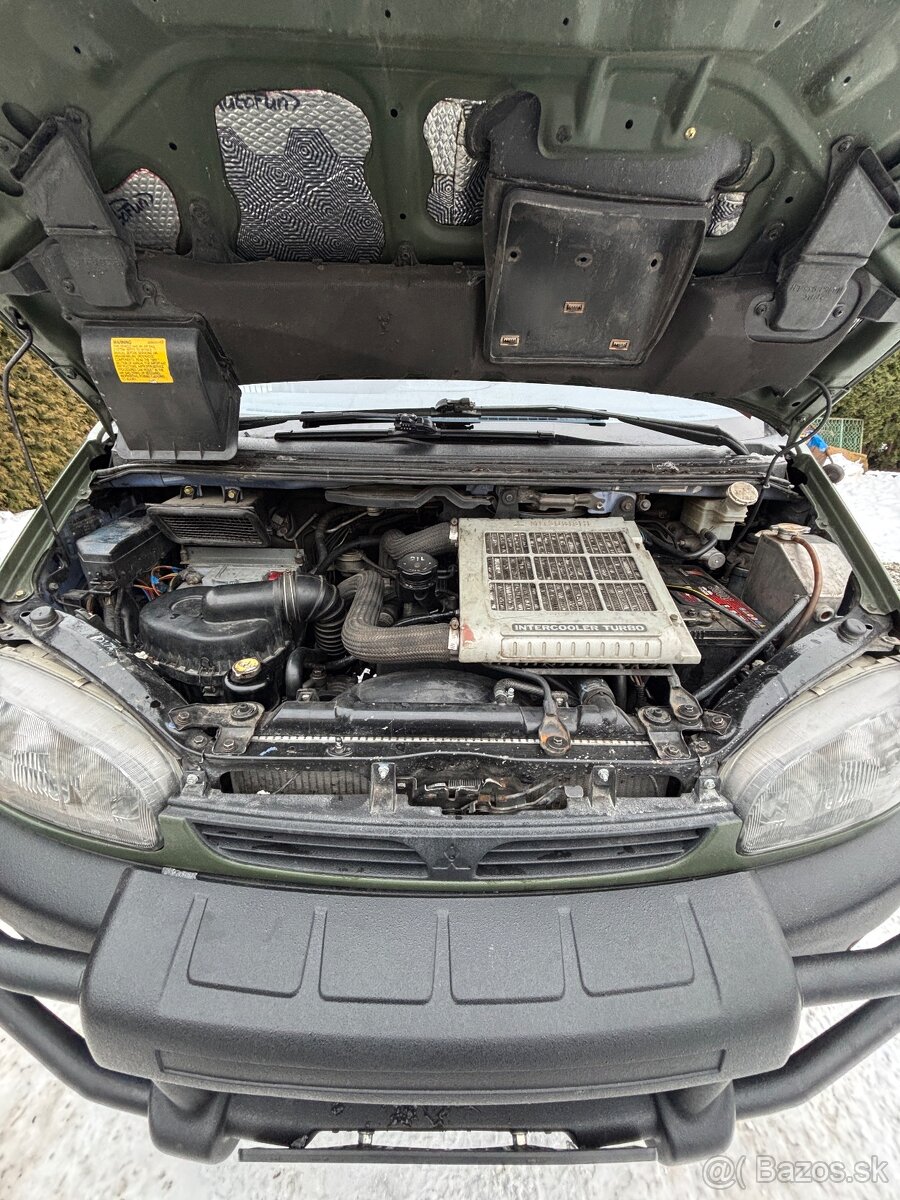 Mitsubishi L400 Space gear Delica - 14