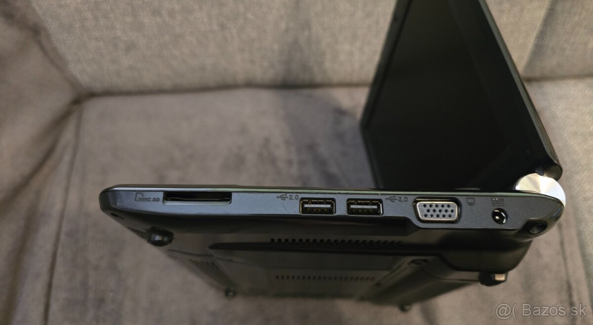Lenovo Z546 a Asus Eee PC 1000H - 14