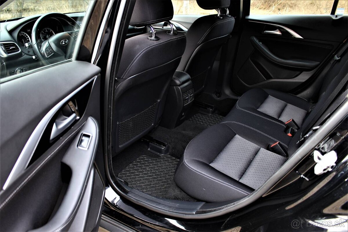 Infiniti QX 30 2.2D 4x4 7 AT Premium AWD, 360° kamera, Merce - 14