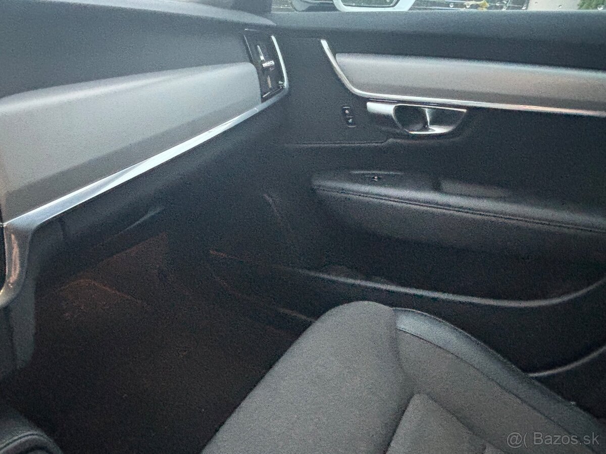 Volvo V90 B4 Momentum PRO 2022 - 14