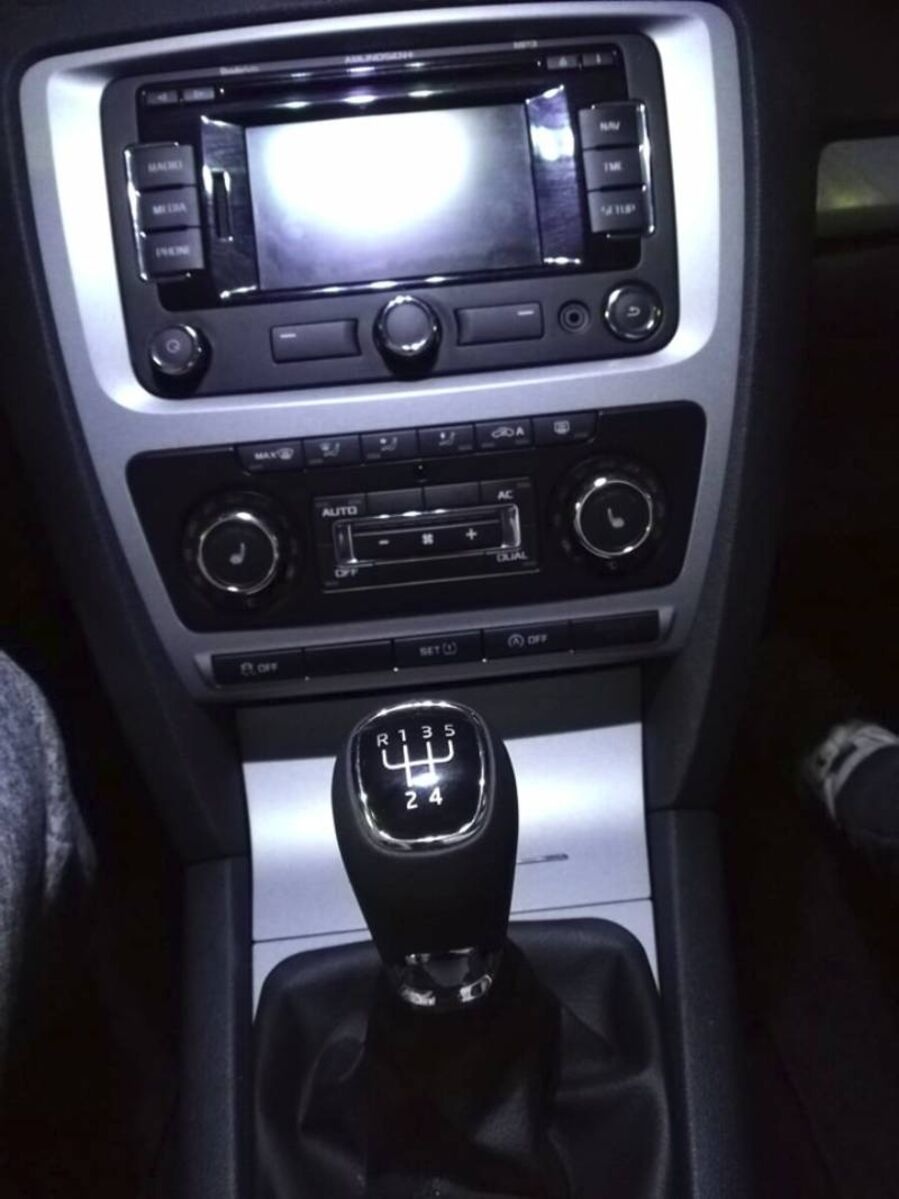 SKODA KOZENA RADIACA PAKA S MANZETOU - 14