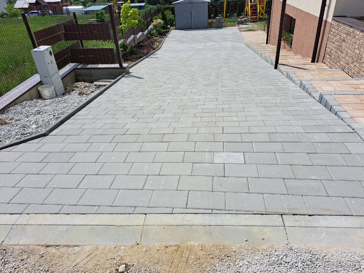 Pokládka zámkovej dlažby - 14