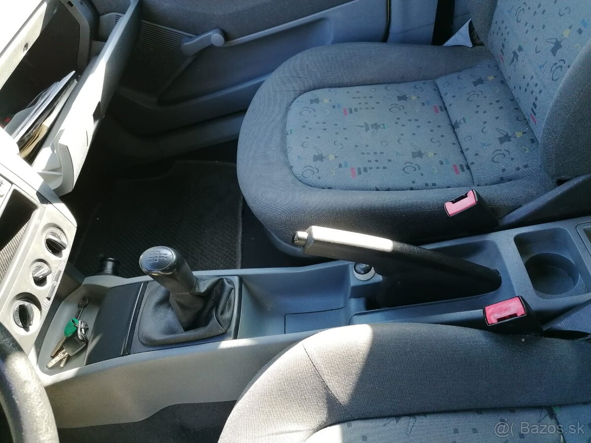 Predám Žltú Fábiu 1.4 MTI Hatchback - 14