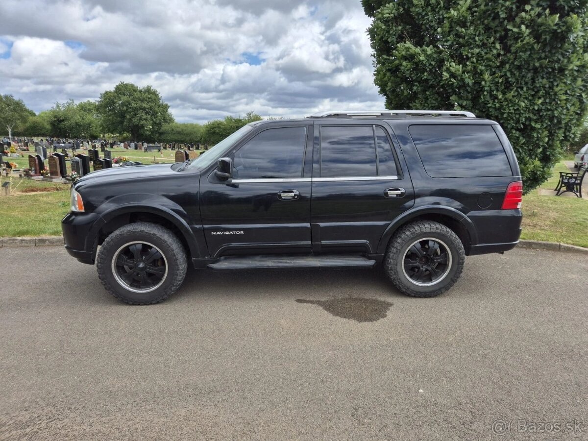 LINCOLN NAVIGATOR LIFTED 4X4 V8 BENZÍN / LPG - 14