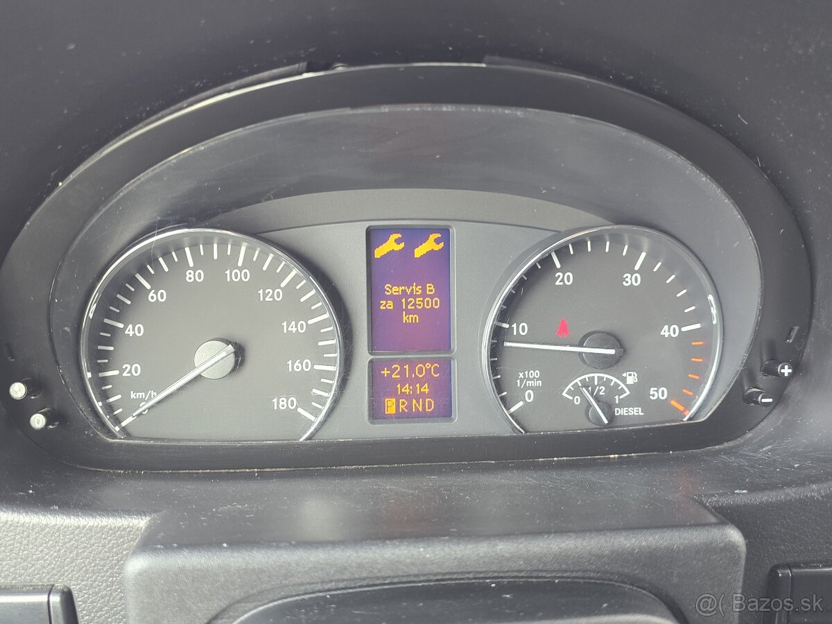 Mercedes-Benz Sprinter - 14