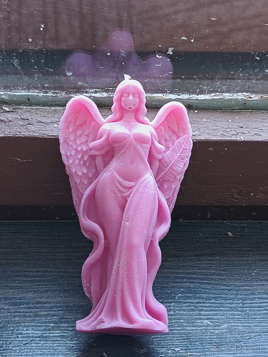 Domáce vyrobené sviečky a kytica - 14