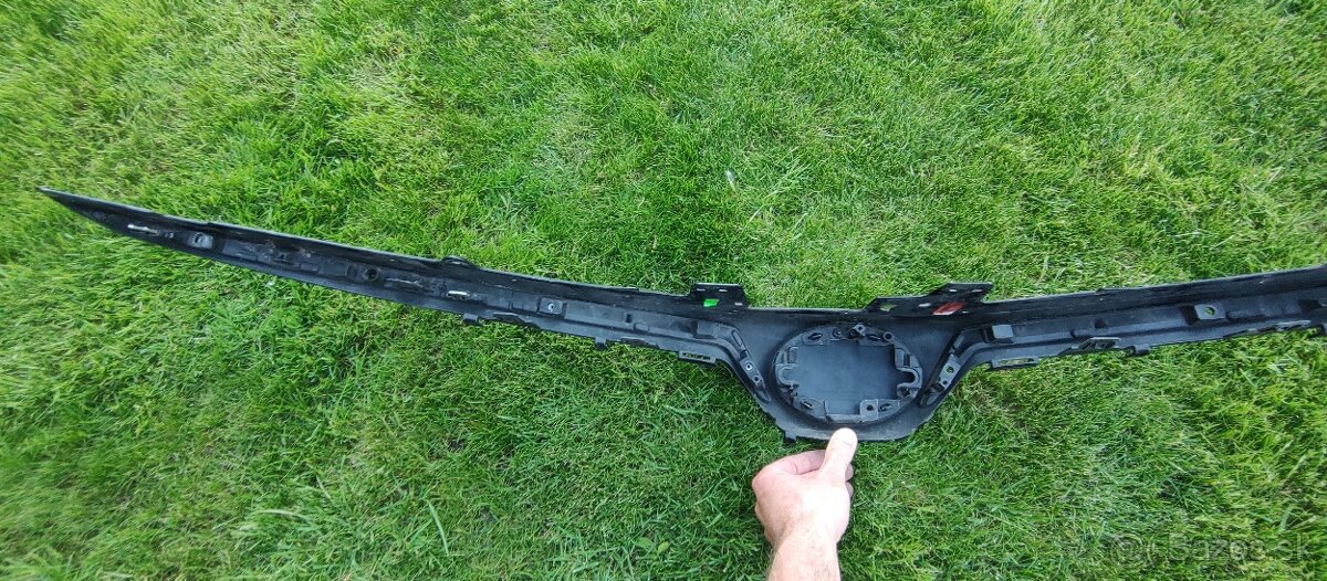 Toyota Corolla XII E21 2018 pre SEDAN - predna maska logo - 14