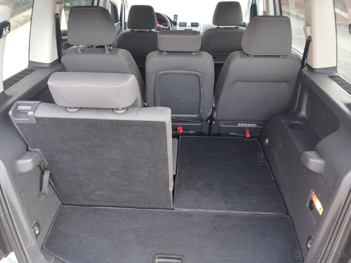 Volkswagen Touran 7-miestný - 14