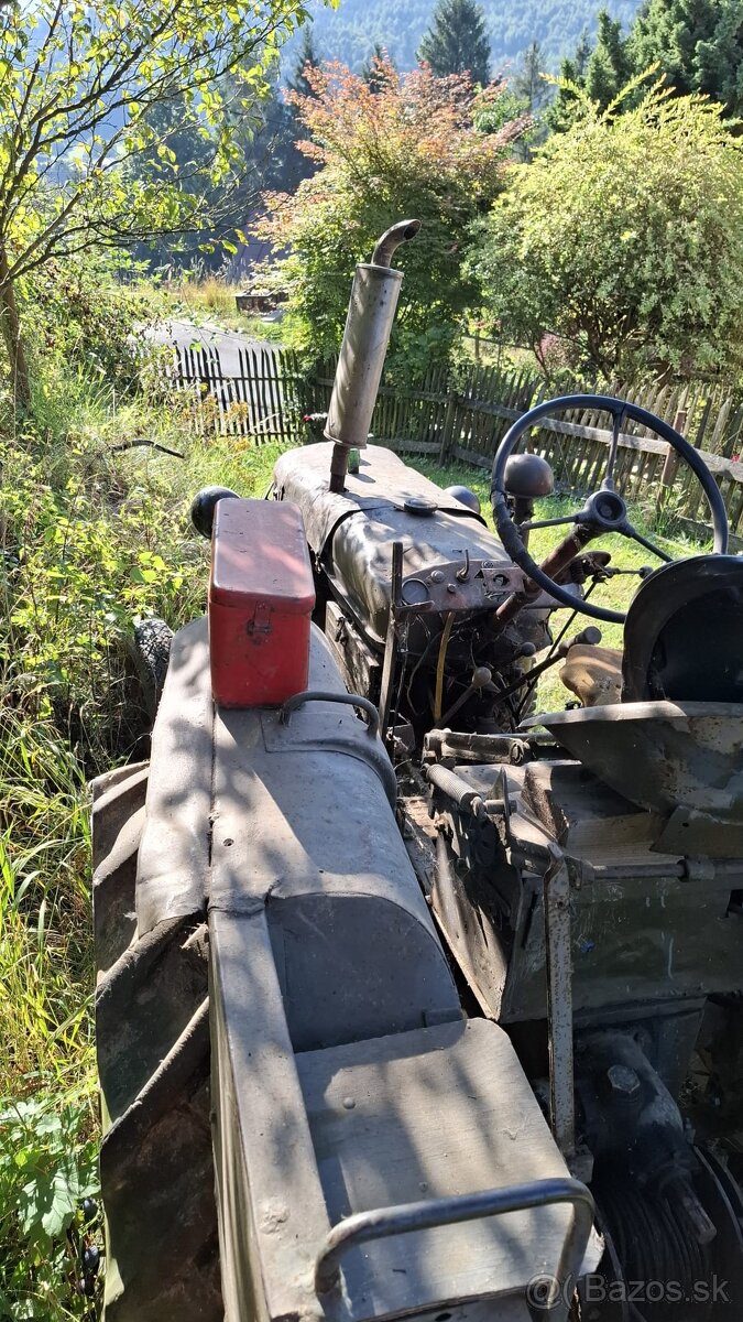 Predám ZETOR 25, funkčný s príslušenstvom - 14