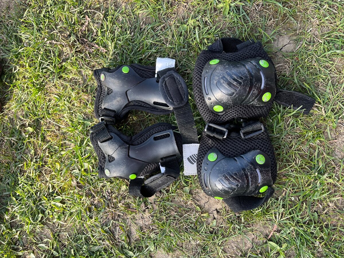 Korčule lyže, skateboard, prilby - 14