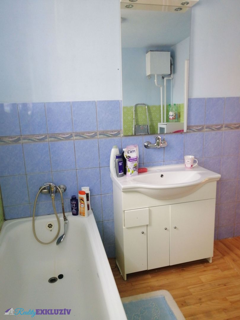 Predaj poschodový rodinný dom Hronovce - 14
