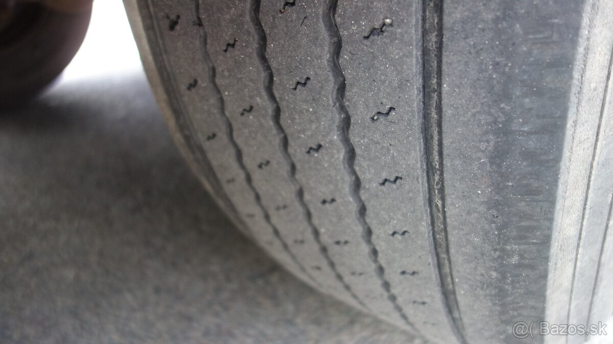 KNAPEN KT01 - Posuvná podlaha 87 m3 - 14