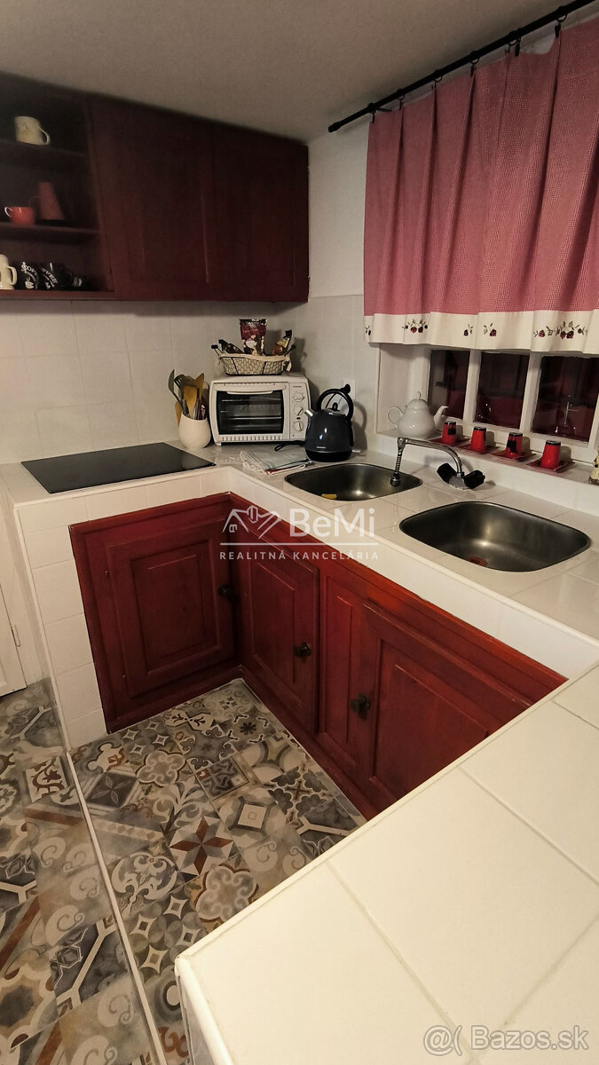 Chata v obci Chľaba, okr. Nové Zámky, 1112m2 - 14