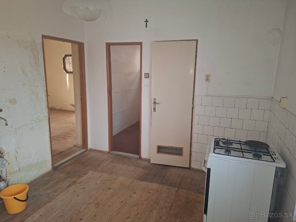 Rodinný dom Trenčianske Jastrabie 2464 m2 - 14