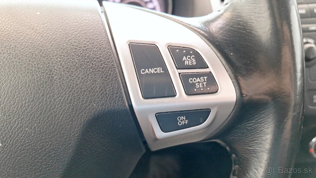 Mitsubishi Outlander - 14