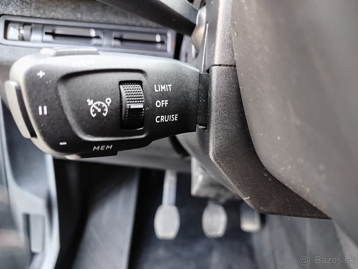 PEUGEOT 3008 1.5 BLUEHDI - 14