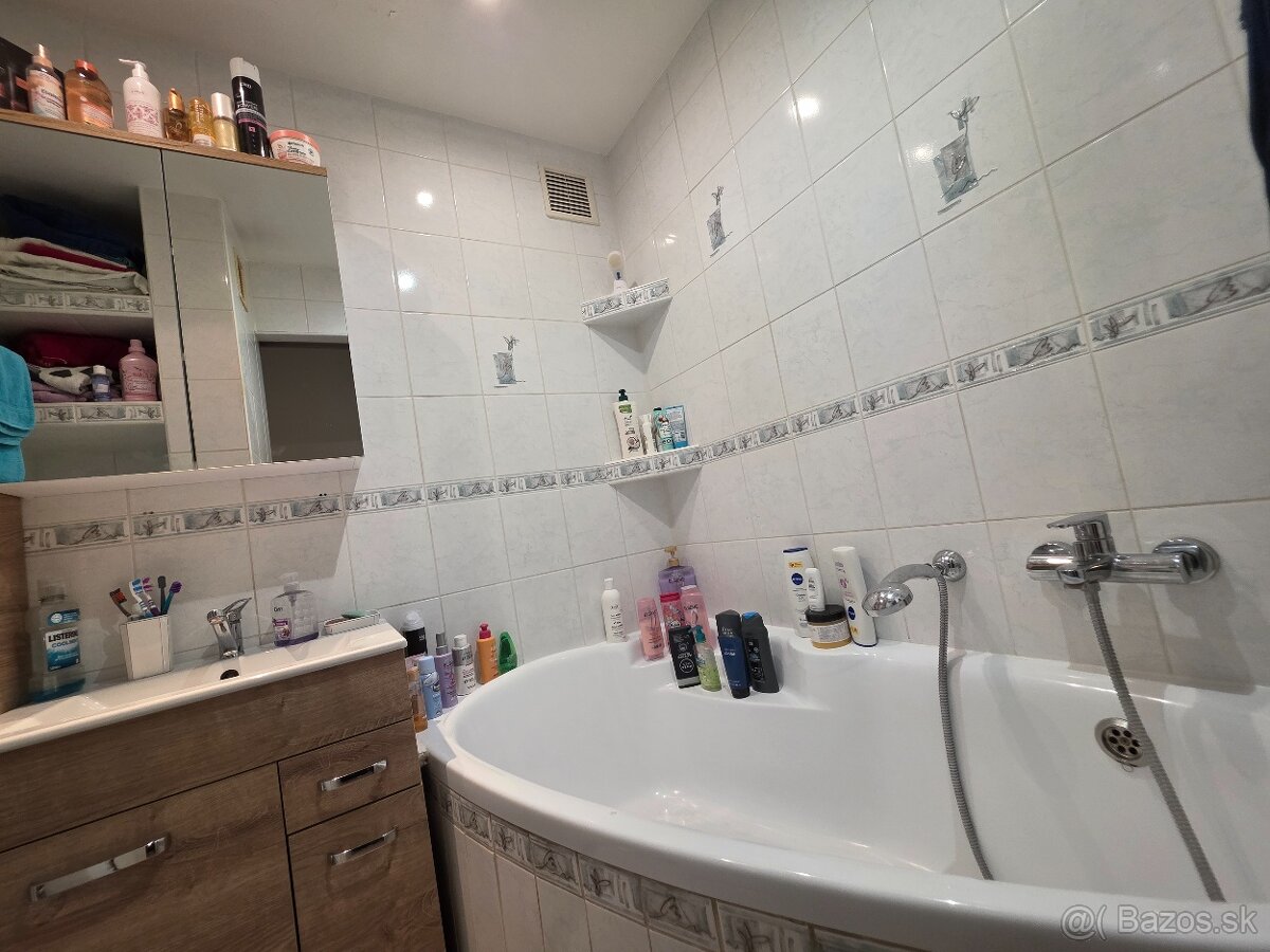 Predám pekný 3 izbový byt v Holíči - 14