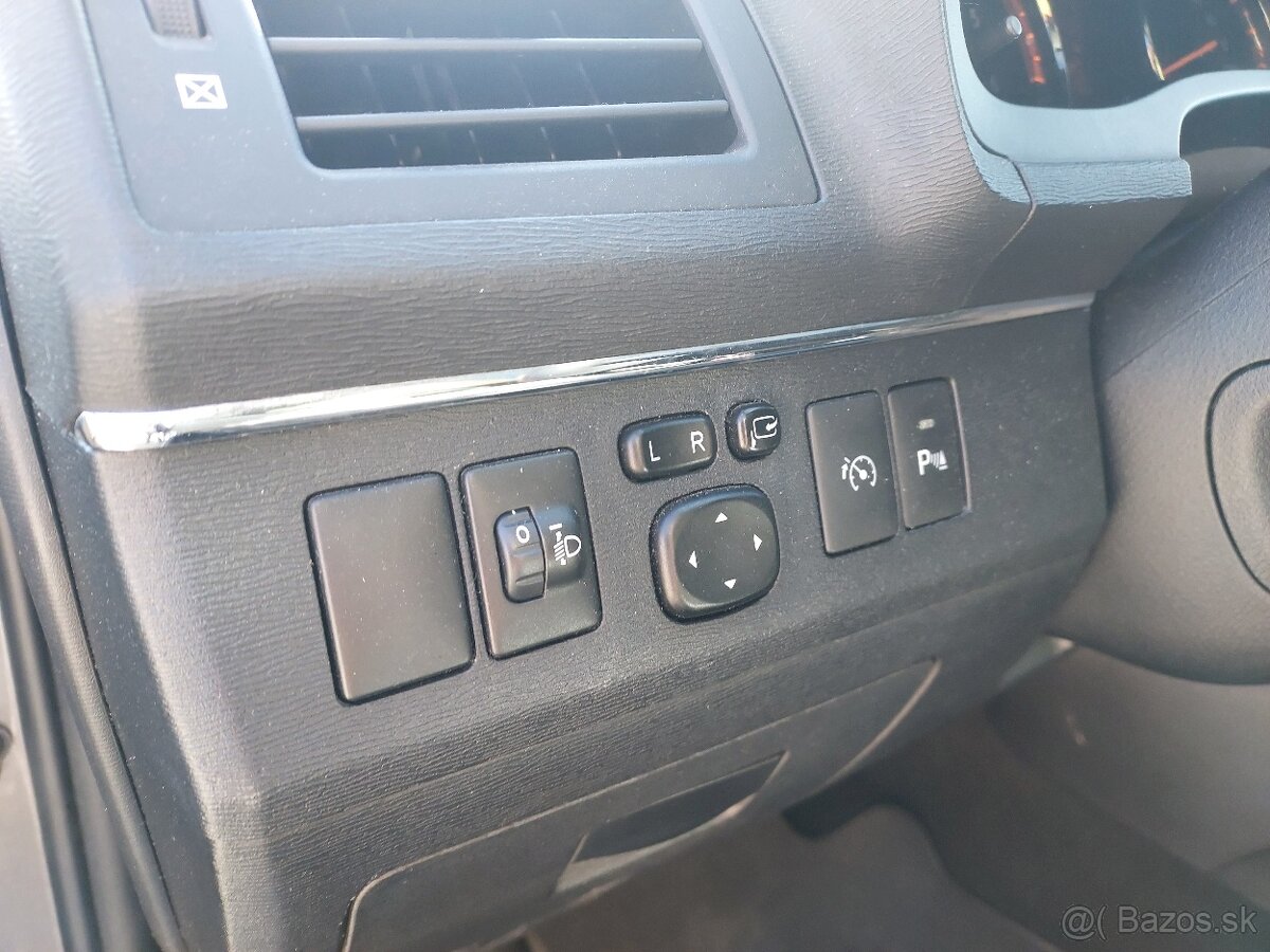 Toyota Avensis 2.2 diesel, Automat. - 14