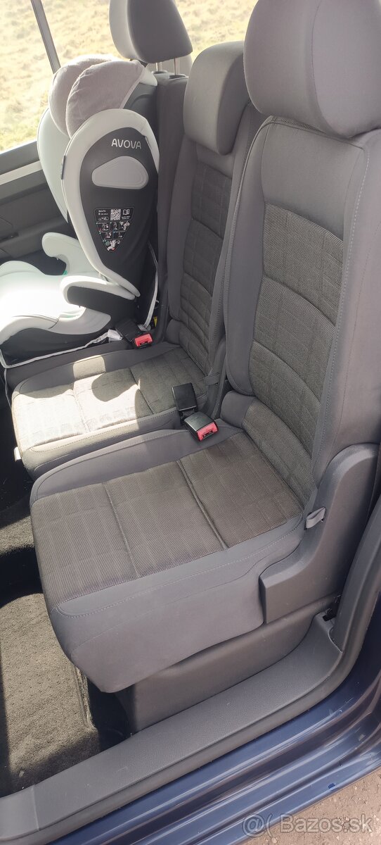 Touran DSG 239000km bez DPF nová STK - 14